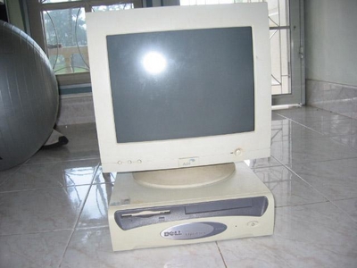 pic Dell PC w/ Monitor, Internet ready.