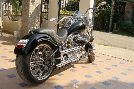 pic HARLEY 2002 CUSTOM