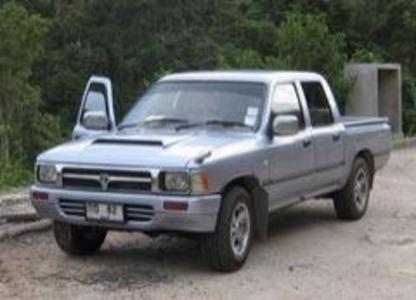 pic Toyota Hilux: 240,000 baht