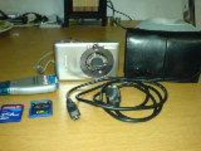 pic Canon Ixus 50 Camera w extras