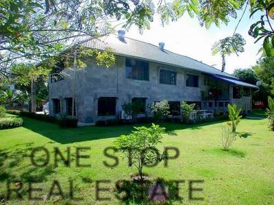 pic Detached House