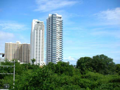 pic Hillside  Condo  Near  Beach