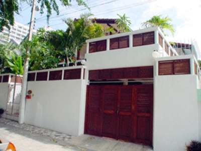 pic A short walk to the beach house