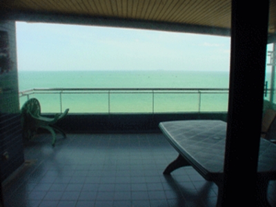 pic Very spacious and rare penthouse condo
