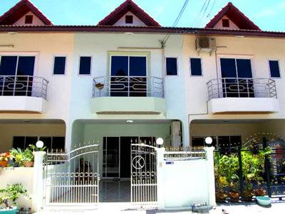 pic Single storey house for sale 