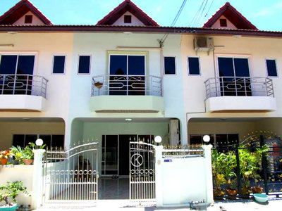 pic Single storey house for sale
