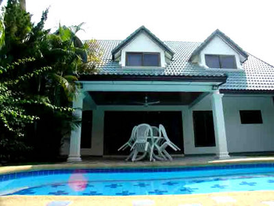 pic Detached, two storey house