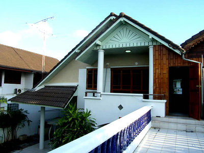 pic Two storey house, 3 bedrooms