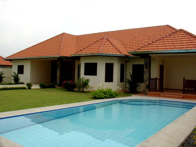 pic Two storey house, internal size 220 m sq