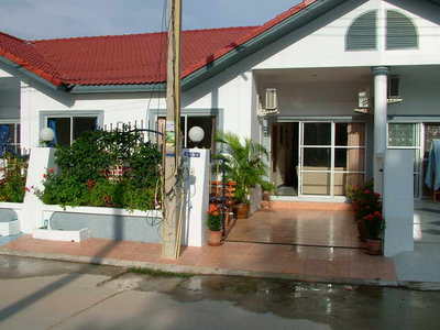 pic Priced for a quick sale this Bungalow 