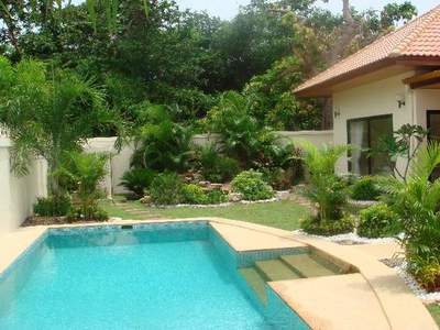 pic 4 luxury bungalows situated at Pratumnak