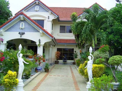 pic 2 Storey-Villa 360 m2 & tropical garden