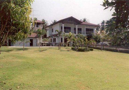 pic Nongketyai, Banglamung