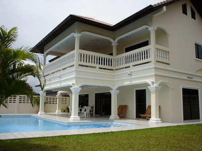 pic House near Mabprachan Lake
