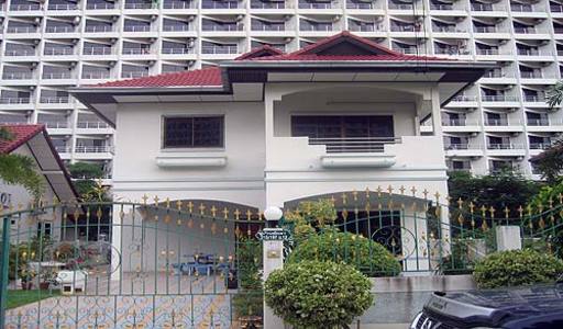 pic Royal Park (320 Sq.m) Two storey house