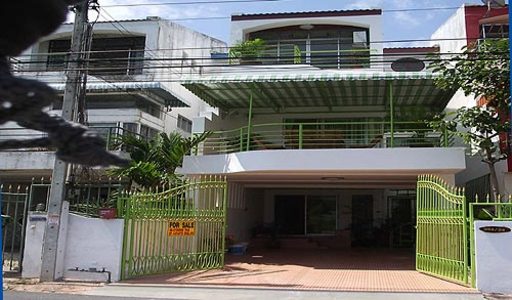 pic Soi Pattaya Park (31 Sq.wah)Three storey
