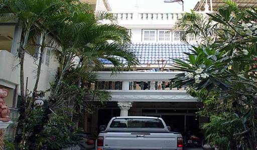 pic Soi Pattaya 3 (44 Sq.wah) Three storey