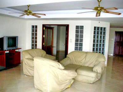 pic Hillside  Condo  Near  Beach