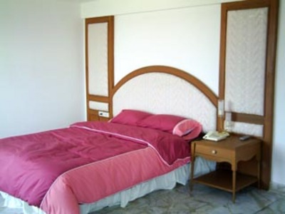 pic Super – Sized Condo