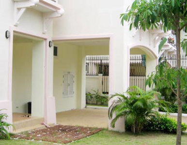 pic Near new 2 storey (162 sqm) for rent 