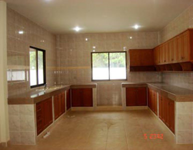 pic large swiming pool private living
