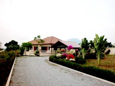 pic 1.5 Rai  With  2-Bungalows