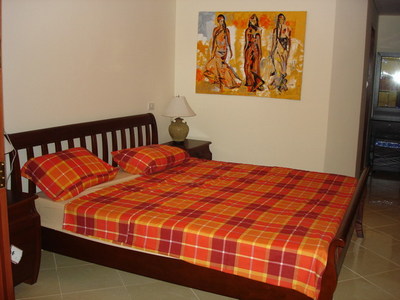 pic 2 bedrooms apartment close to the beach