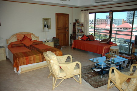 pic Beautiful 101 sq m corner condo 