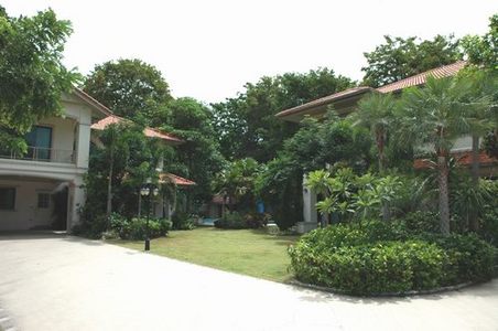 pic 2 Private Houses with Pool 