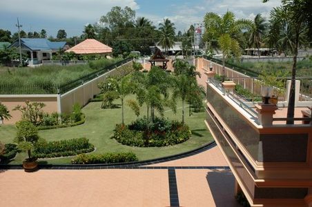 pic Magnificent Home set in 1 Rai of Land