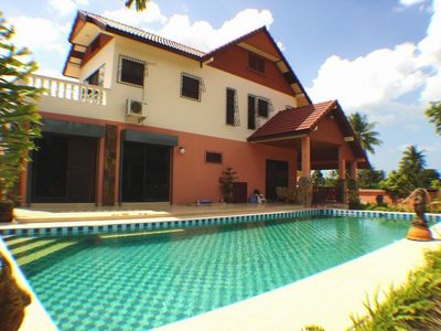 pic House with large garden and private pool