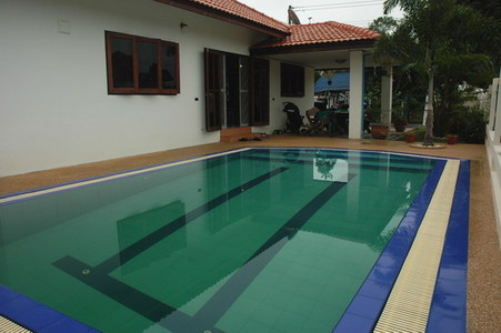pic Peaceful Property with Private Pool!