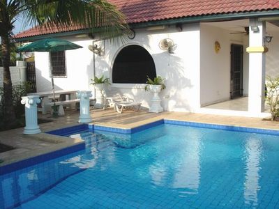 pic Absolute Bargain Bungalow with Pool