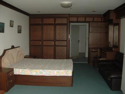 pic An opportunity to purchase a high floor 