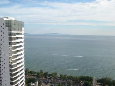 pic Opportunity to purchase spacious  condo