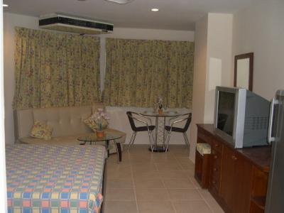 pic An open plan studio apartment