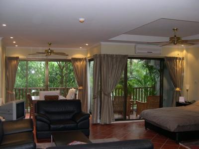 pic Opportunity to purchase 2nd floor studio