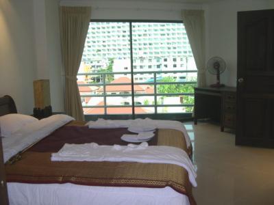 pic A well presented apartment 