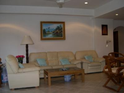 pic A very spacious two bedroom corner unit 