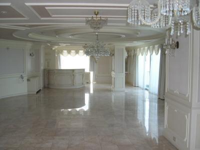 pic Extremely large condominium apartment