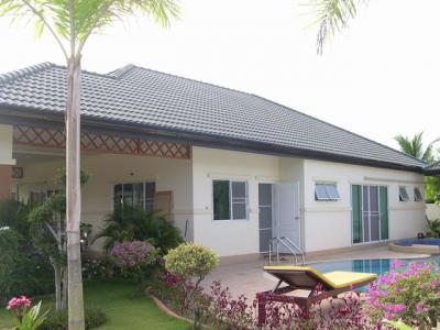pic A detached villa in a popular complex.