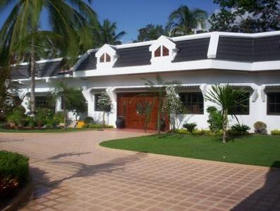 pic Larger than normal building plots