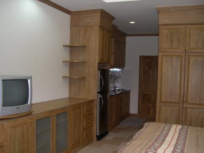 pic Furnished ground floor studio apartment.