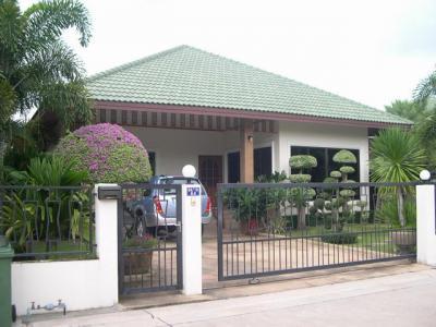 pic A detached bungalow 