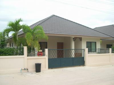 pic A detached bungalow in Hill Side Village