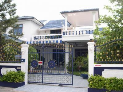 pic A large fully furnished detached home