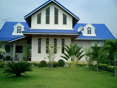 pic Large Two Storey House & Swimming Pool