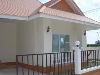 pic Bright & breezy bungalow in new compound