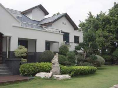 pic Four luxury houses on the same plot 