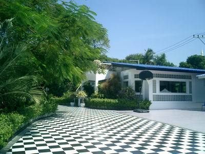 pic Luxury House For Rent / Sale.